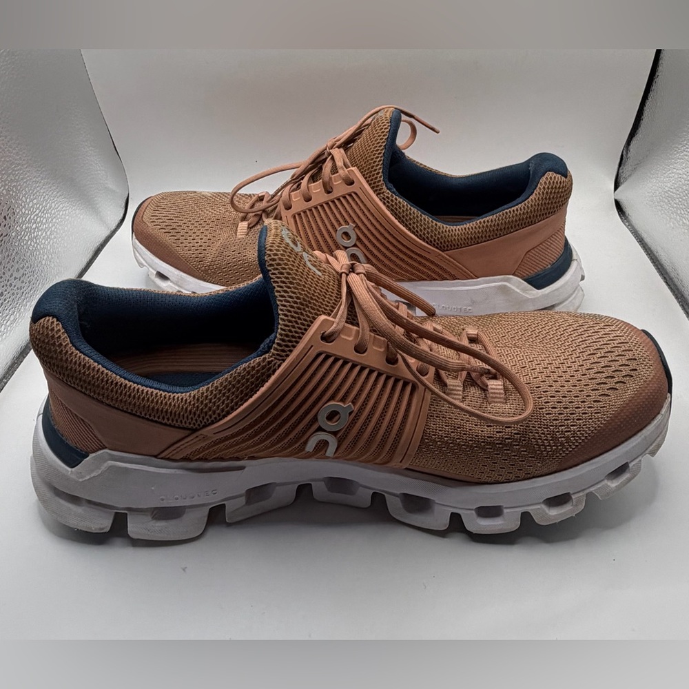 On Cloud Cloudtec Helion Women’s 9.5 Swiss Engineering Speedboard Running Shoe - Picture 4 of 9